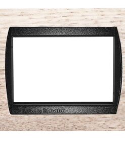 Placca compatibile Living International in vero Legno Rovere Sbiancato 3 Moduli